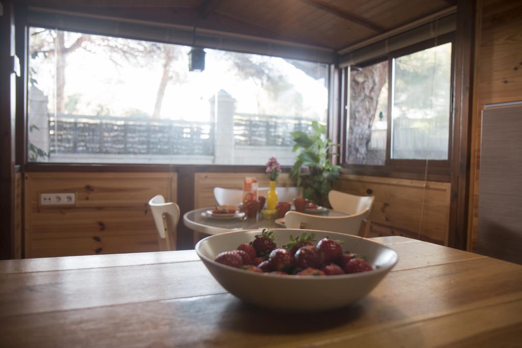 Wood House Close Beach Марбелья Экстерьер фото