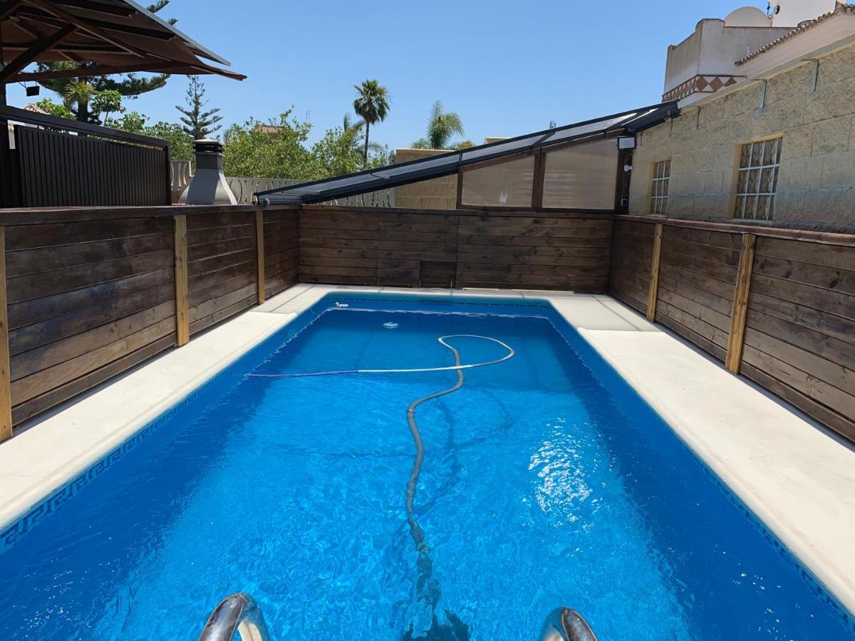Wood House Close Beach Марбелья Экстерьер фото